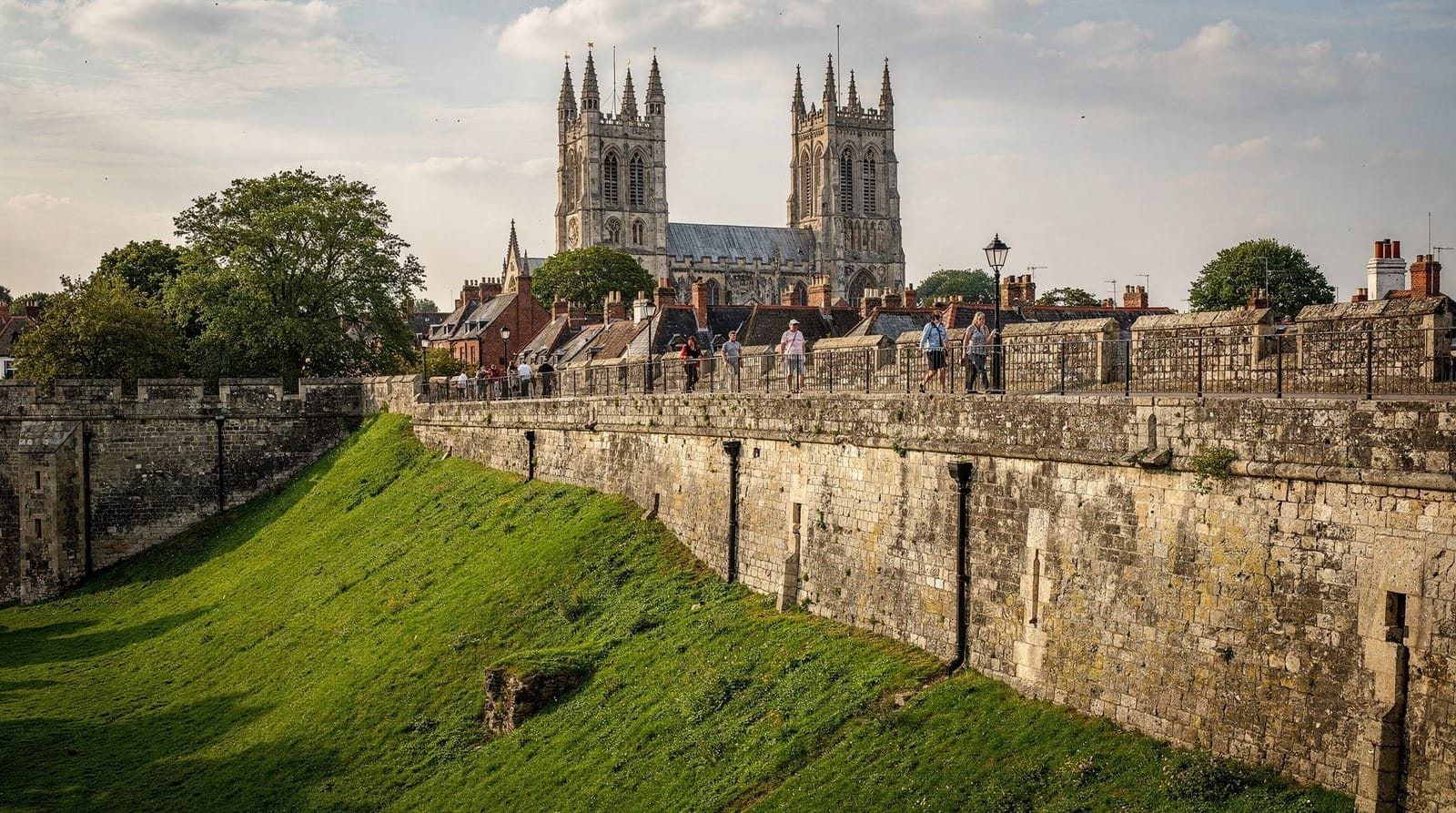 The complete walk around York's city walls