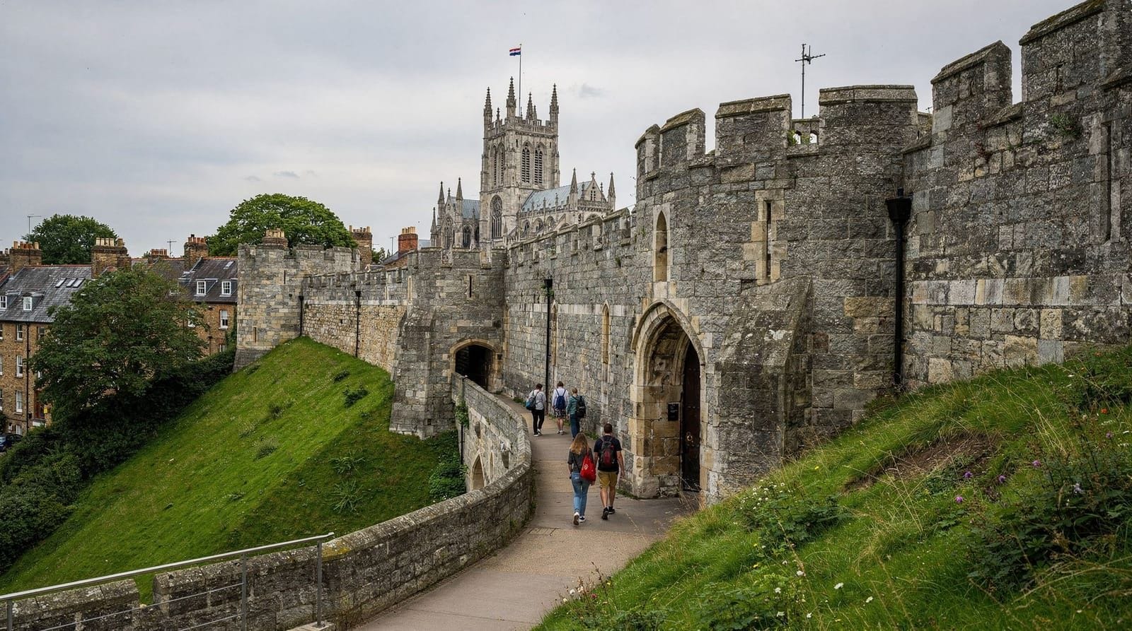 Walking the York city walls: a practical guide